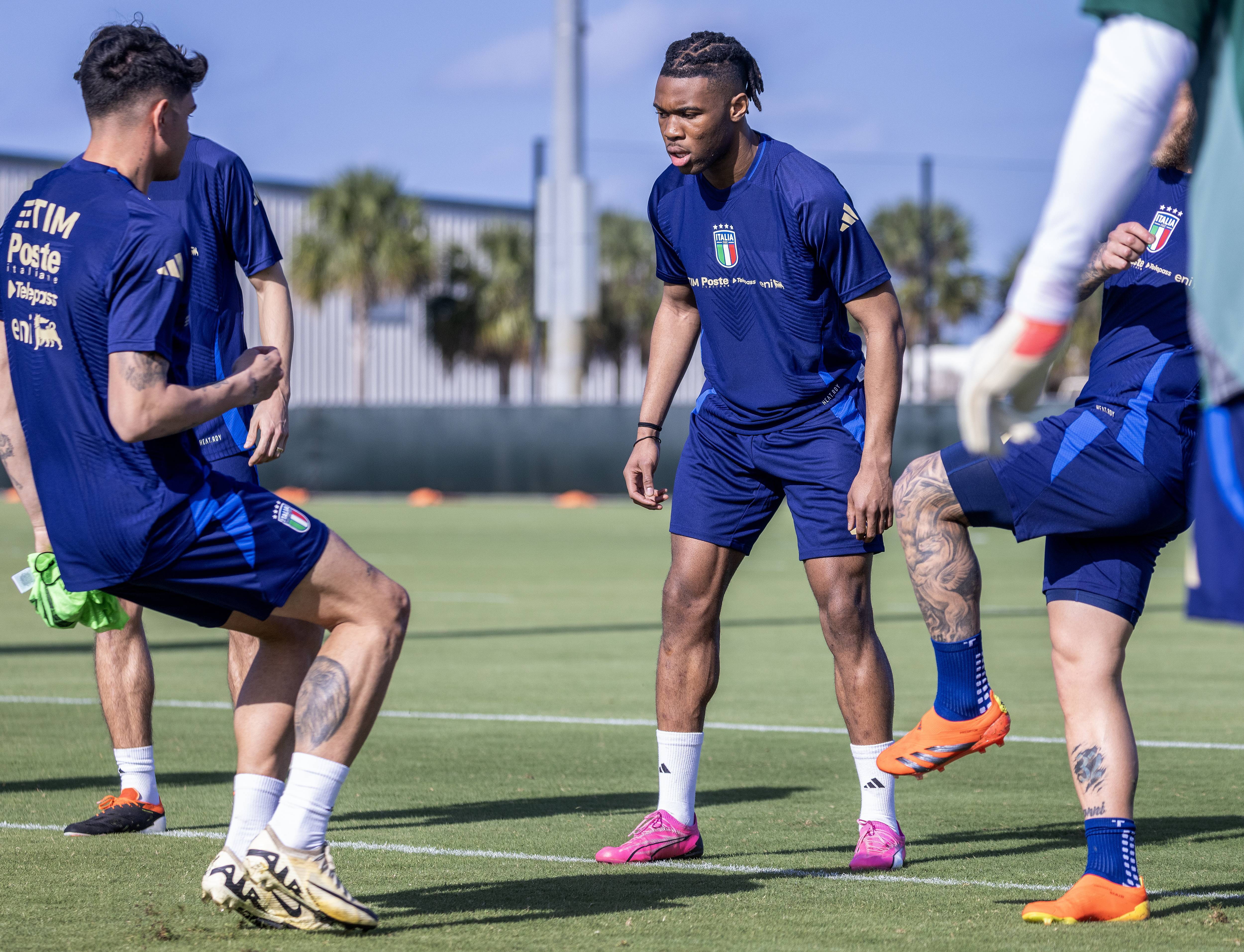 KOK体育-意大利队在较量中展现出色实力获赞